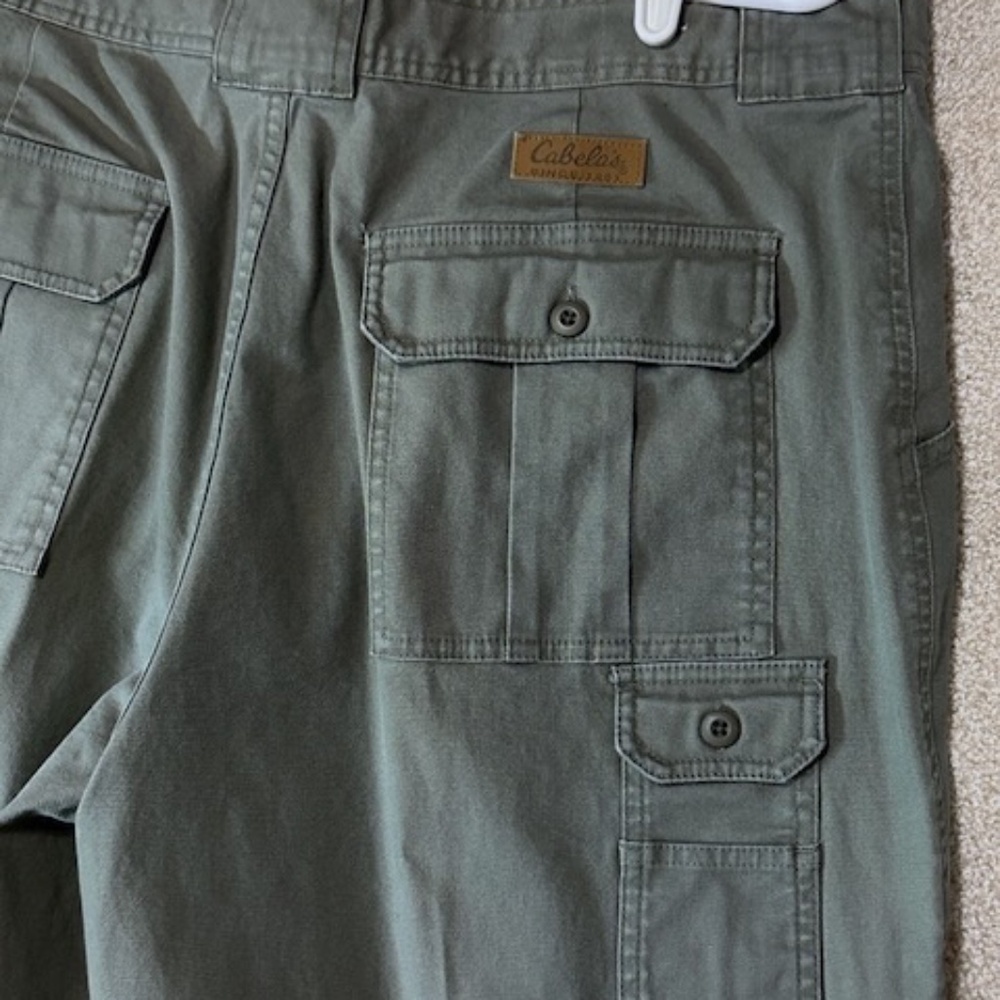 Cabela's 7-Pocket Hiker Trail Pants Relaxed Fit, High Rise, Straight Leg Size 20 - Picture 6 of 10